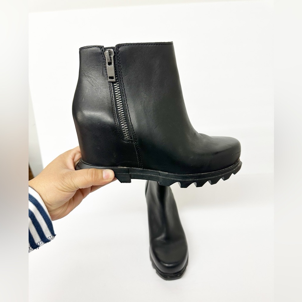 Sorel Joan of Arctic Wedge II Zip Bootie 7.5